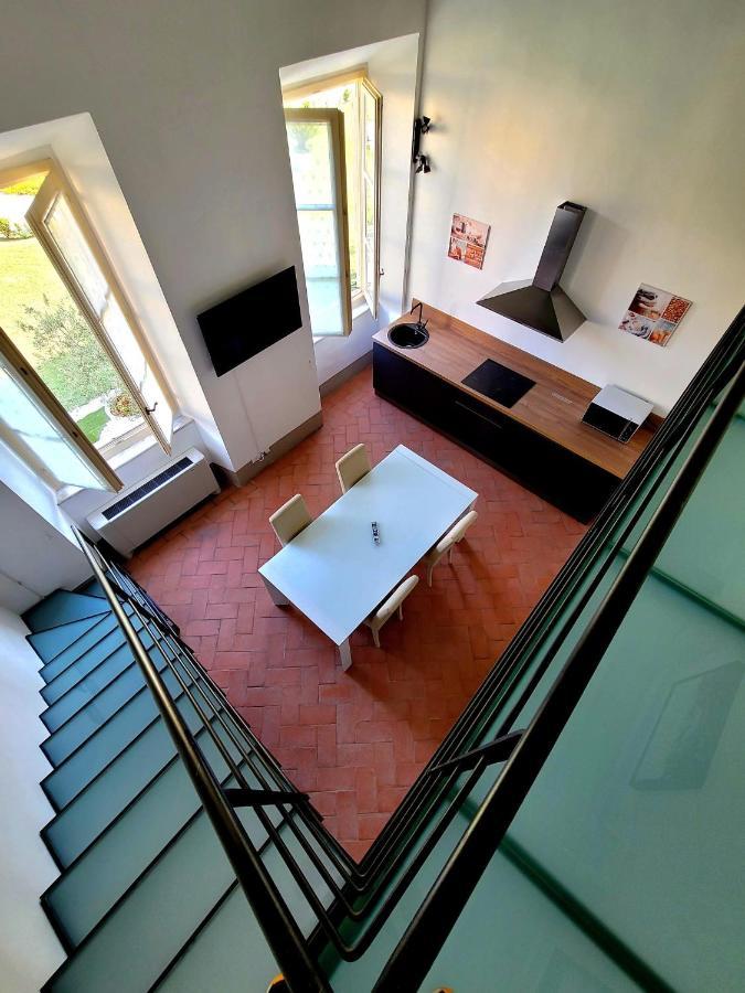 La Villa Apartments - Convenient For Sardinia And Corsica - 4 Beds - Private Parking Included With Camera ลีวอร์โน ภายนอก รูปภาพ
