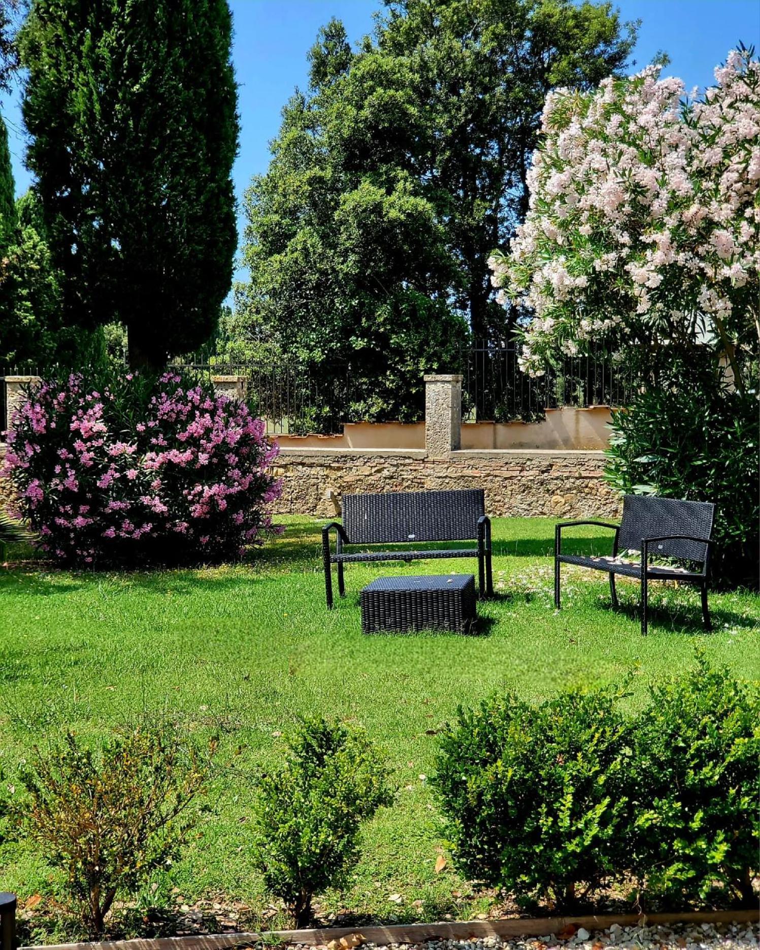 La Villa Apartments - Convenient For Sardinia And Corsica - 4 Beds - Private Parking Included With Camera ลีวอร์โน ภายนอก รูปภาพ