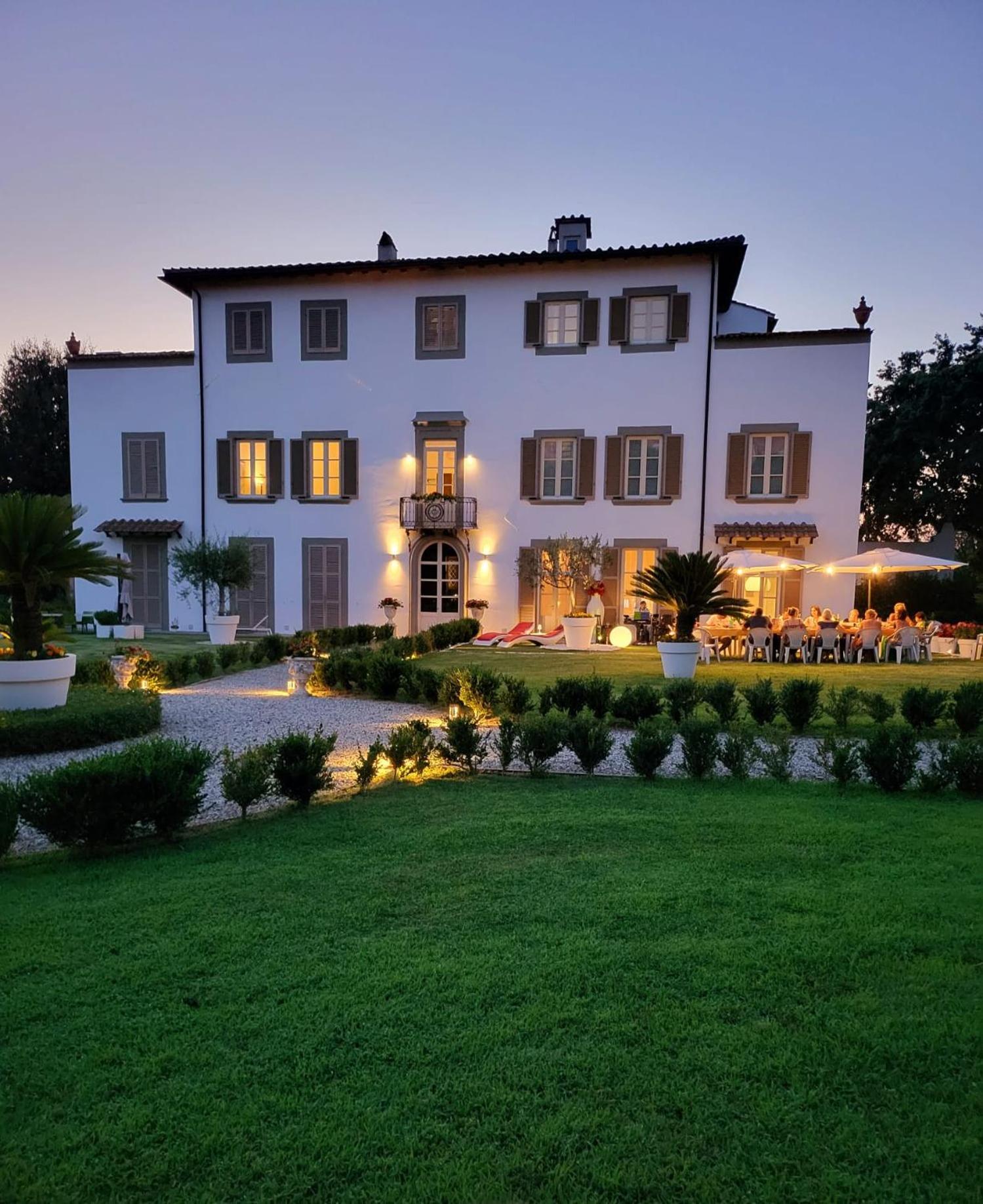 La Villa Apartments - Convenient For Sardinia And Corsica - 4 Beds - Private Parking Included With Camera ลีวอร์โน ภายนอก รูปภาพ