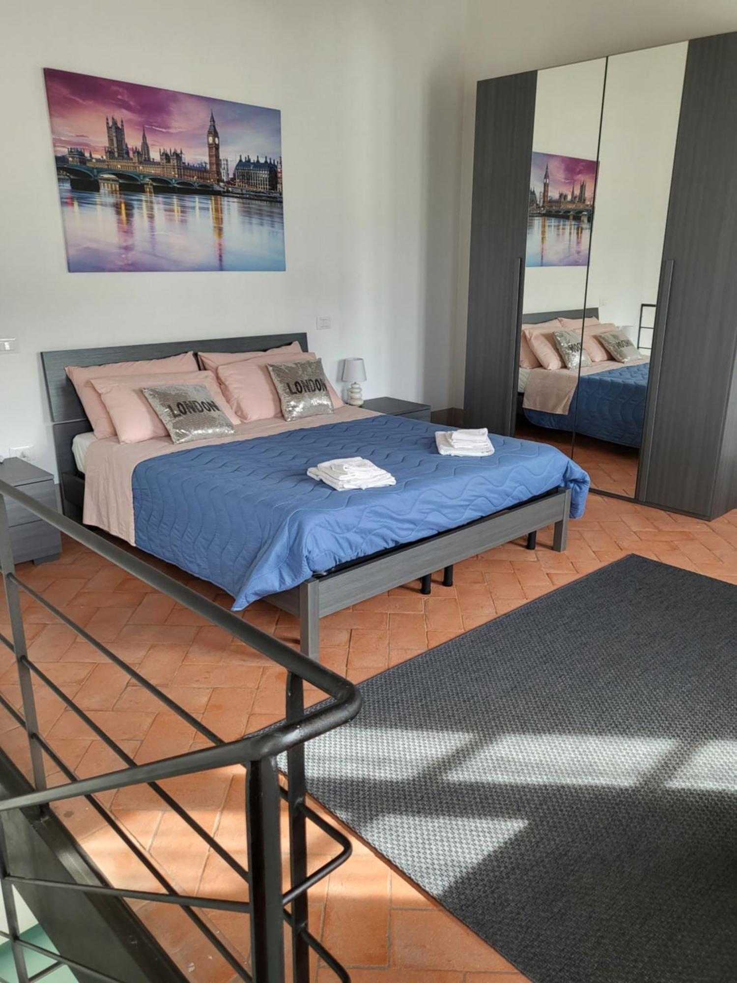 La Villa Apartments - Convenient For Sardinia And Corsica - 4 Beds - Private Parking Included With Camera ลีวอร์โน ภายนอก รูปภาพ